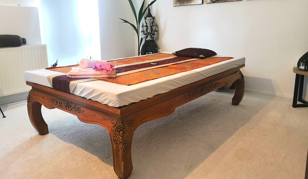 massage-bed-min